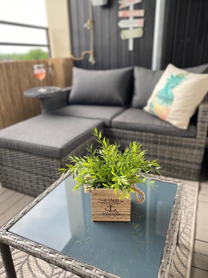 Stylische Ferienwohnung TOP LAGE am Hafen, Strand und Meer Wendtorf Exterior foto