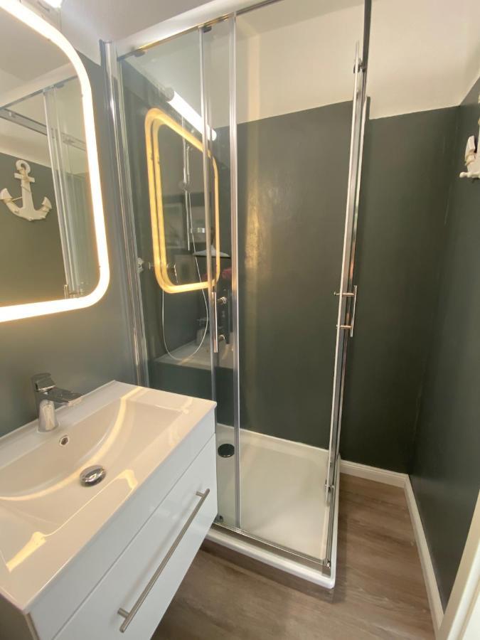 Stylische Ferienwohnung TOP LAGE am Hafen, Strand und Meer Wendtorf Exterior foto