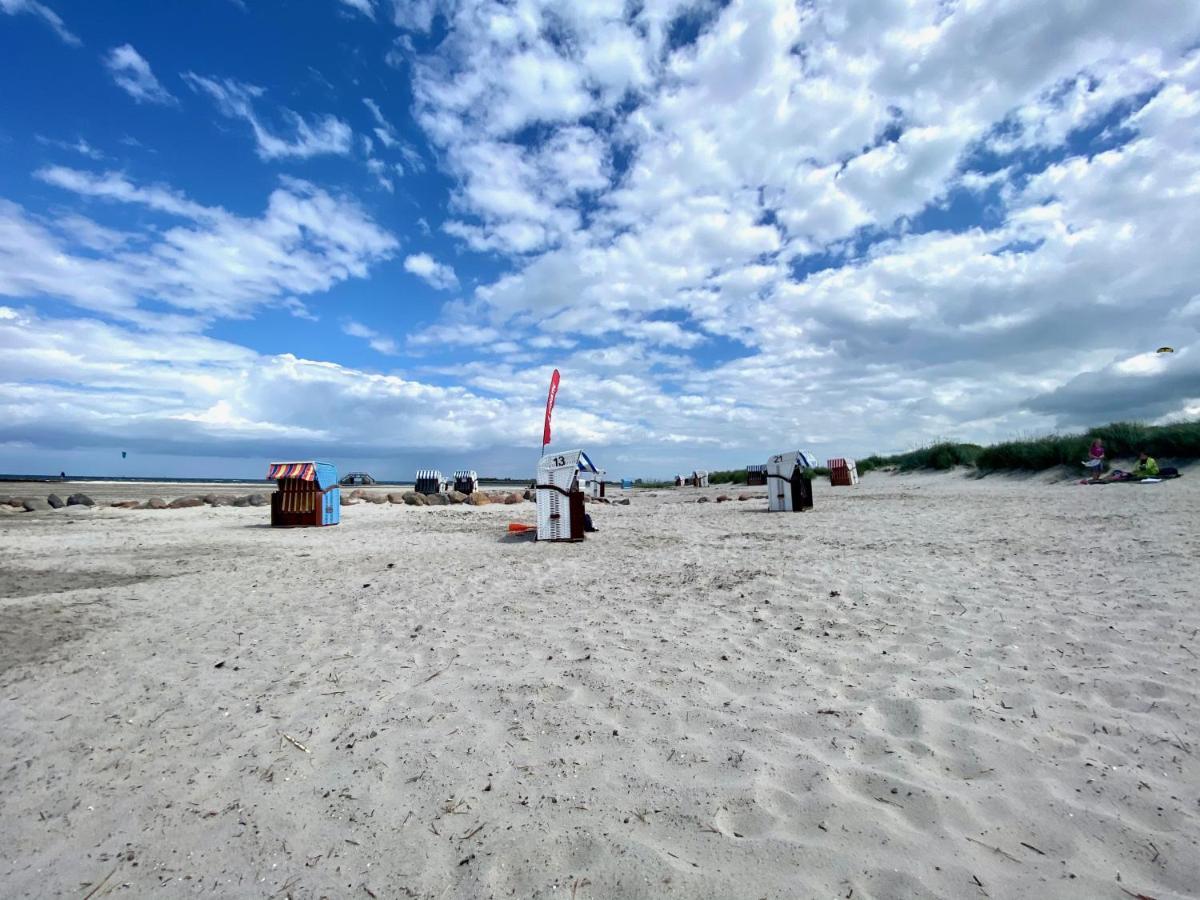 Stylische Ferienwohnung TOP LAGE am Hafen, Strand und Meer Wendtorf Exterior foto